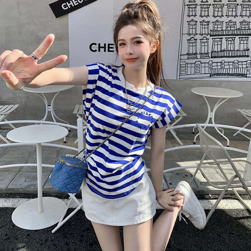 盐系穿搭设计感无袖上衣女夏季2025新款宽松时尚百搭蓝白条纹T恤