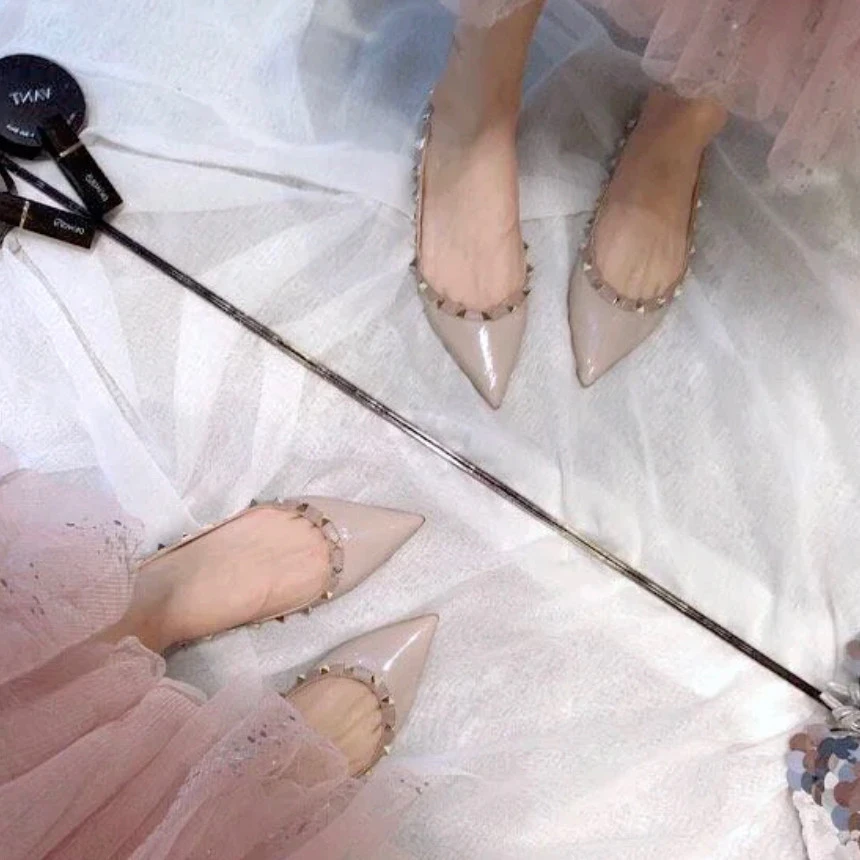 95新 Valentino/华伦天奴 平底鞋/37.5码/Xsp32899