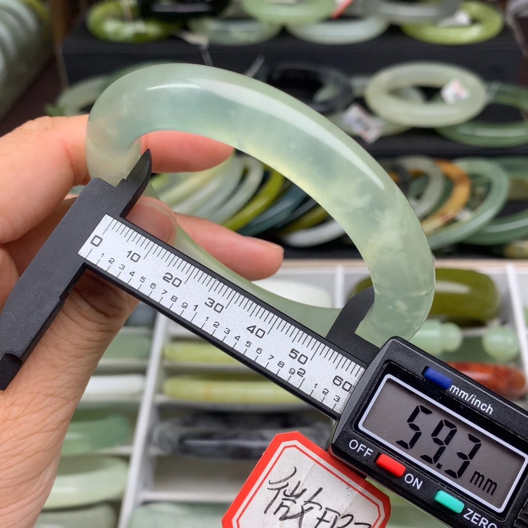 未镶嵌蛇纹石玉手镯696