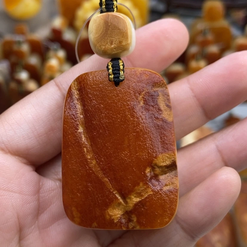 【闪购商品】琥珀颈饰未镶嵌