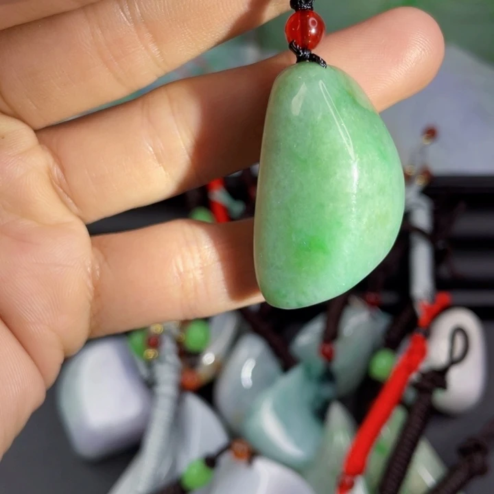 翡翠未镶嵌挂件片料