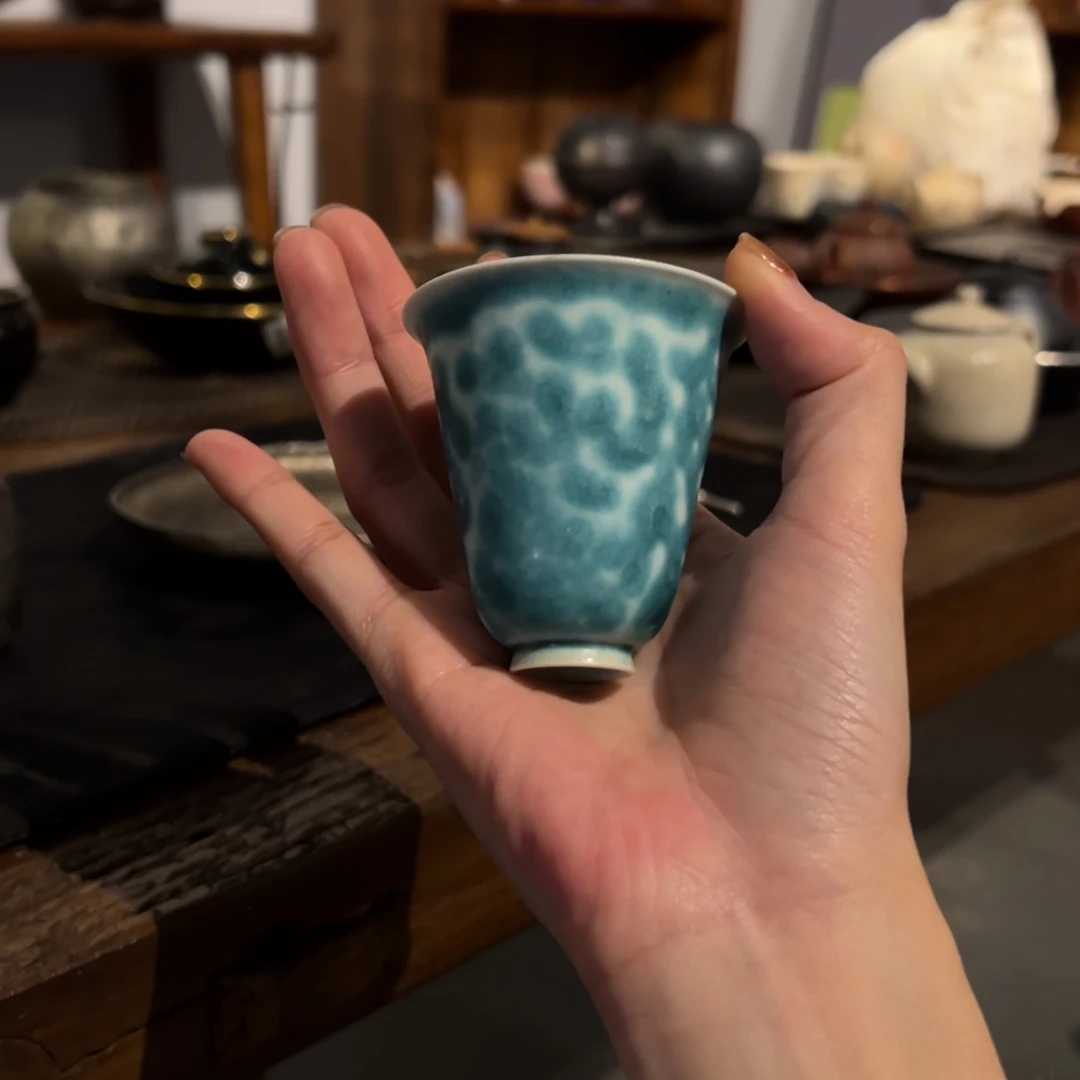 杯陶瓷。     陶瓷。