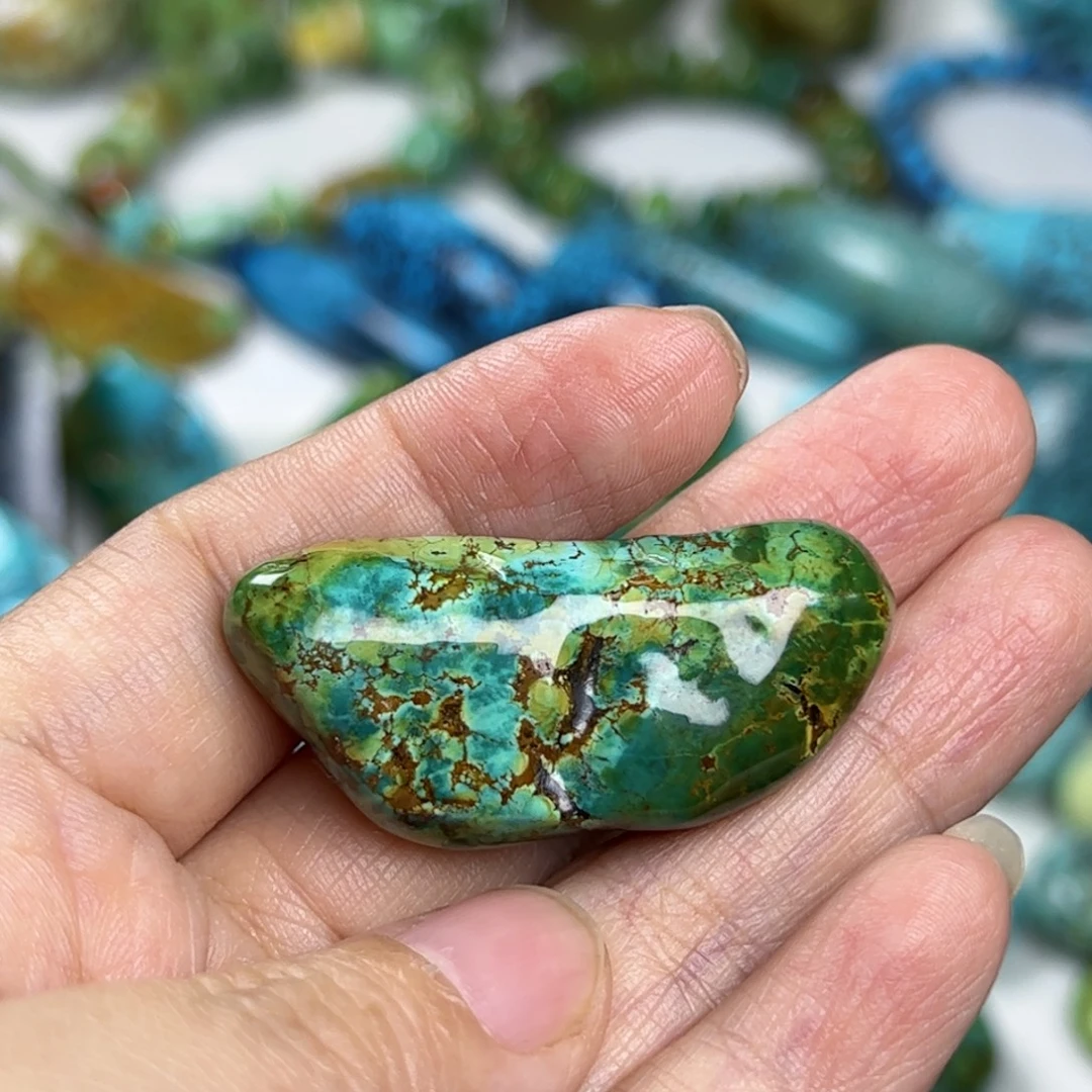 绿松石未镶嵌珠宝奇石