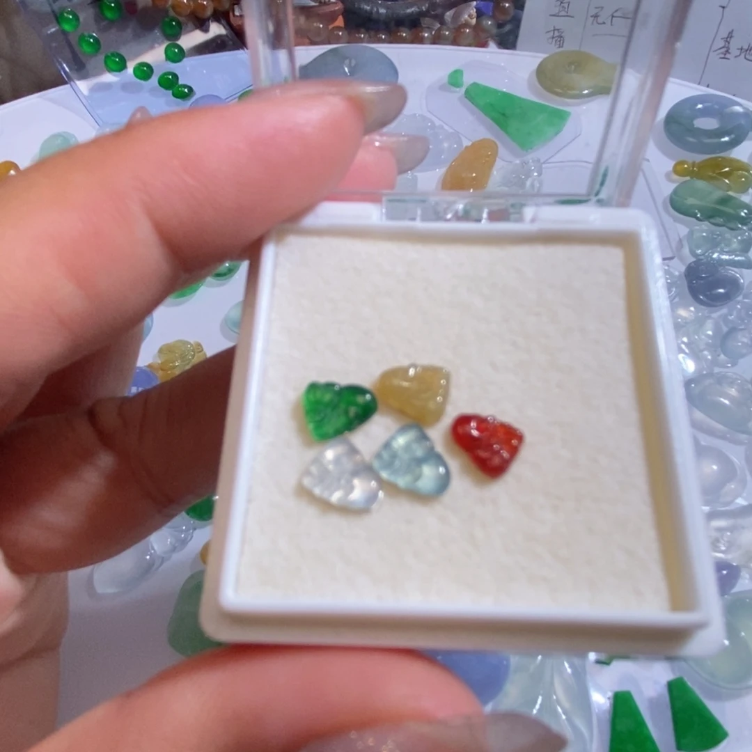 未镶嵌定制翡翠翡翠