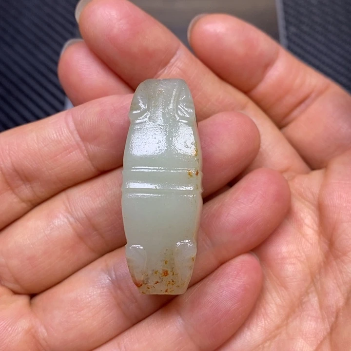 和田玉未镶嵌车挂蝉**味