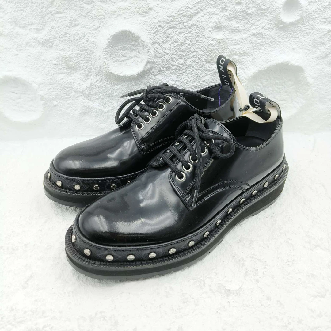 全新未使用 LouisVuitton/路易威登 铆钉厚底女士休闲鞋皮鞋/39码