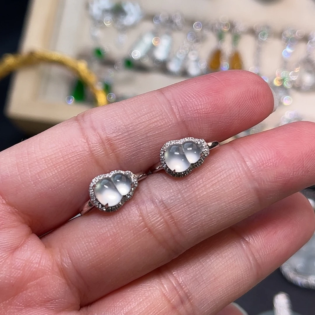 翡翠18K金镶嵌耳饰葫芦