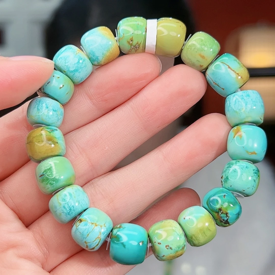 月***星绿松石未镶嵌珠宝奇石