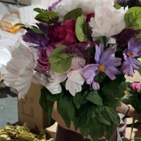 瓷片微瑕陶瓶。。。。。。。。。。。。。。？