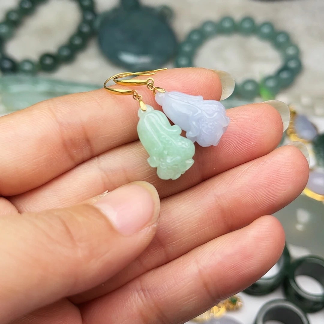 翡翠手镯未镶嵌翡翠
