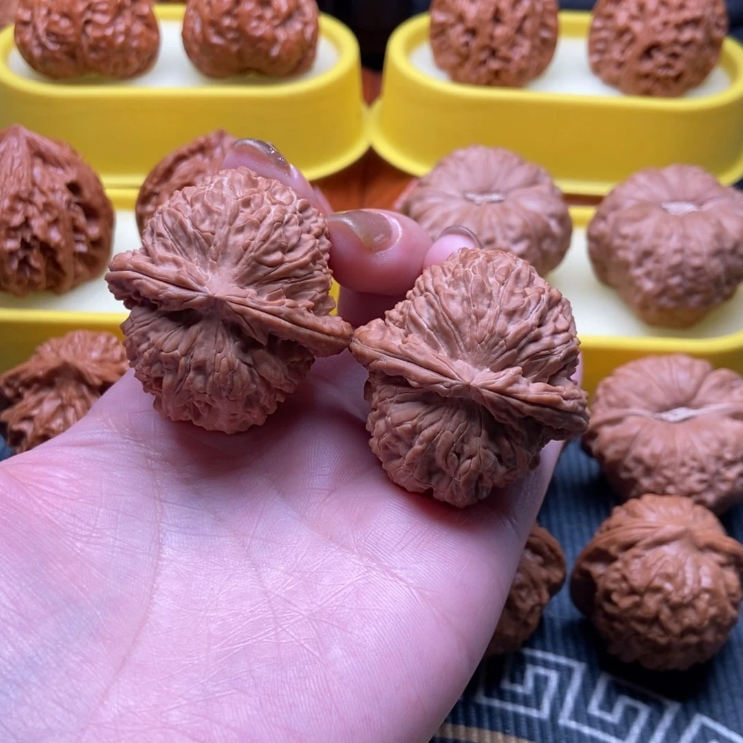 文玩核桃把件晓**父全品球白40