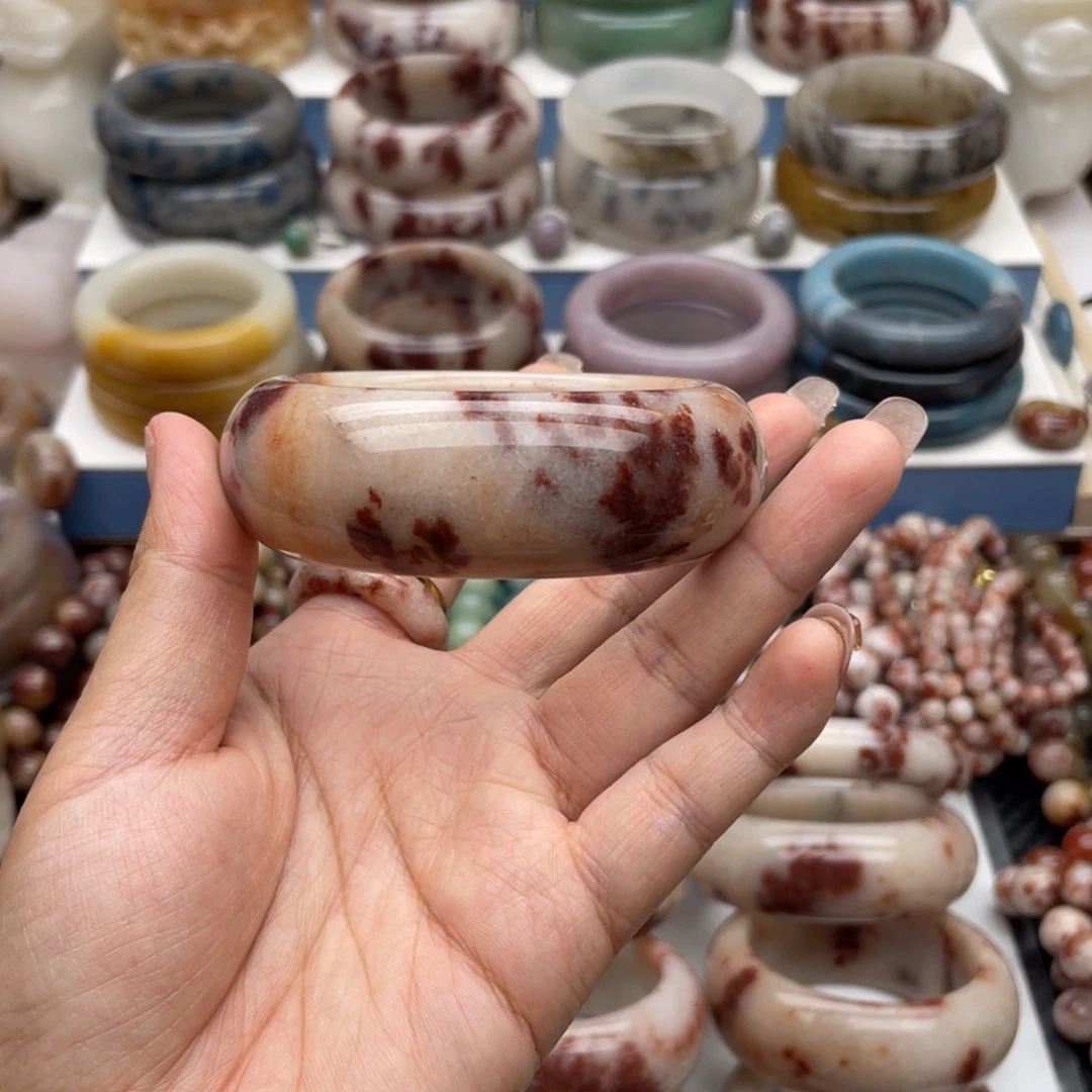 石英质玉（佘太翠）未镶嵌手镯