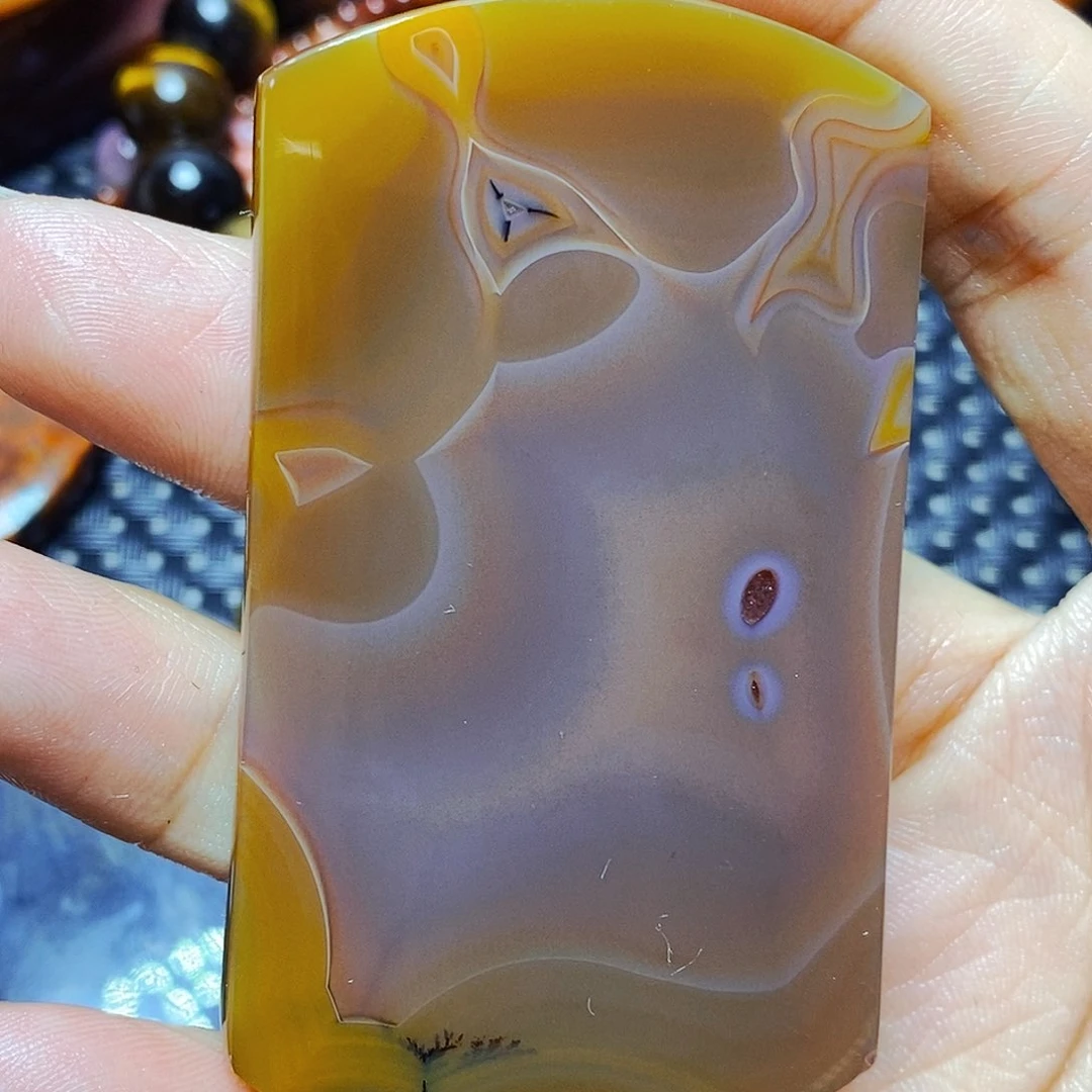 未镶嵌颈饰玛瑙/玉髓苏*