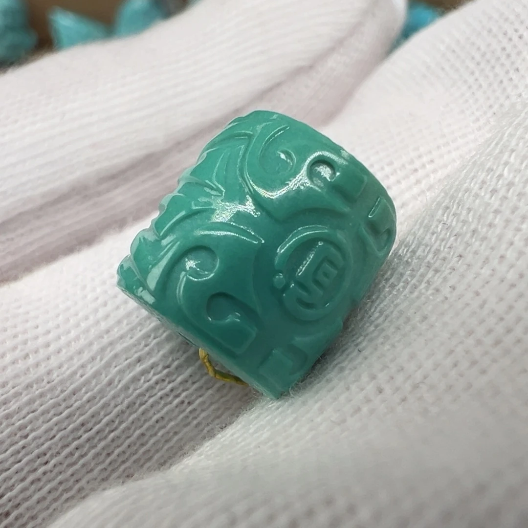 绿松石配饰未镶嵌