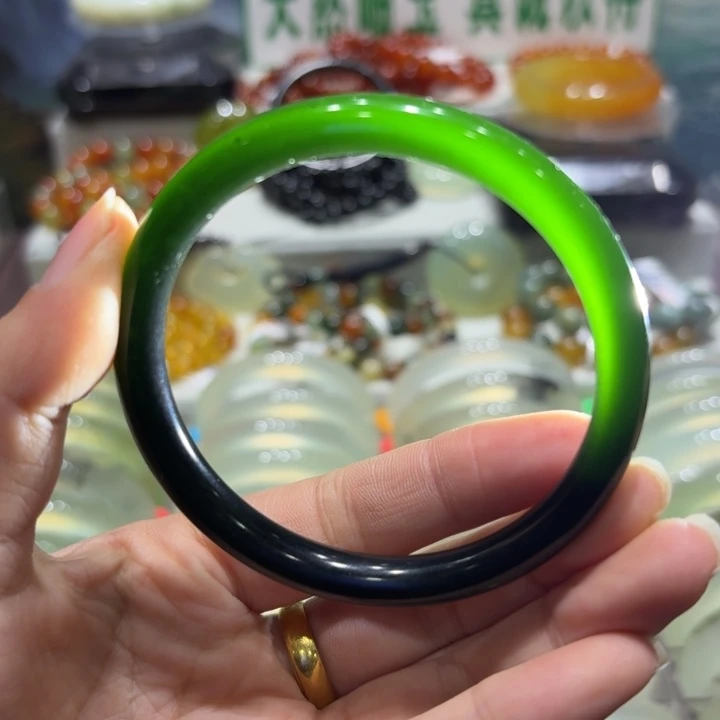 未镶嵌岫玉手镯天然
