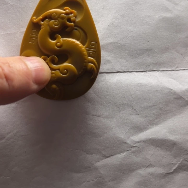 石英质玉合金颈饰