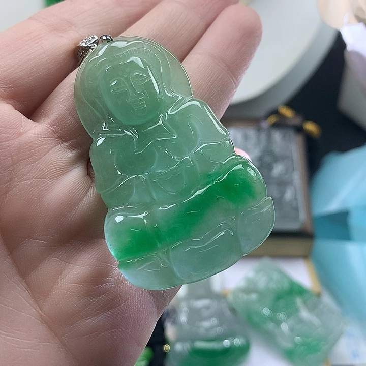 吊坠(赠链)未镶嵌翡翠