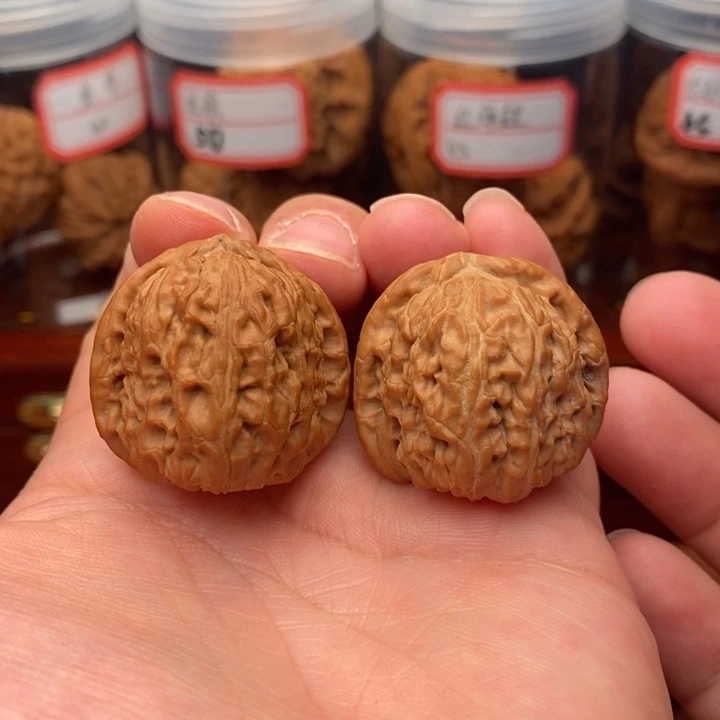 把件文玩核桃麻核桃白狮子32