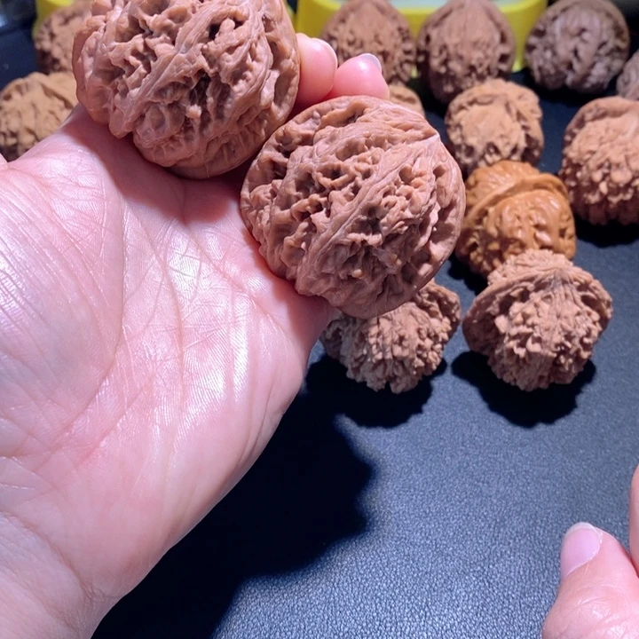 文玩核桃吊坠粗筋48