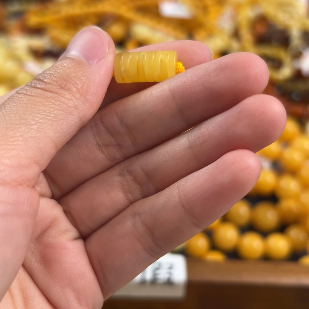 未镶嵌琥珀珠宝奇石
