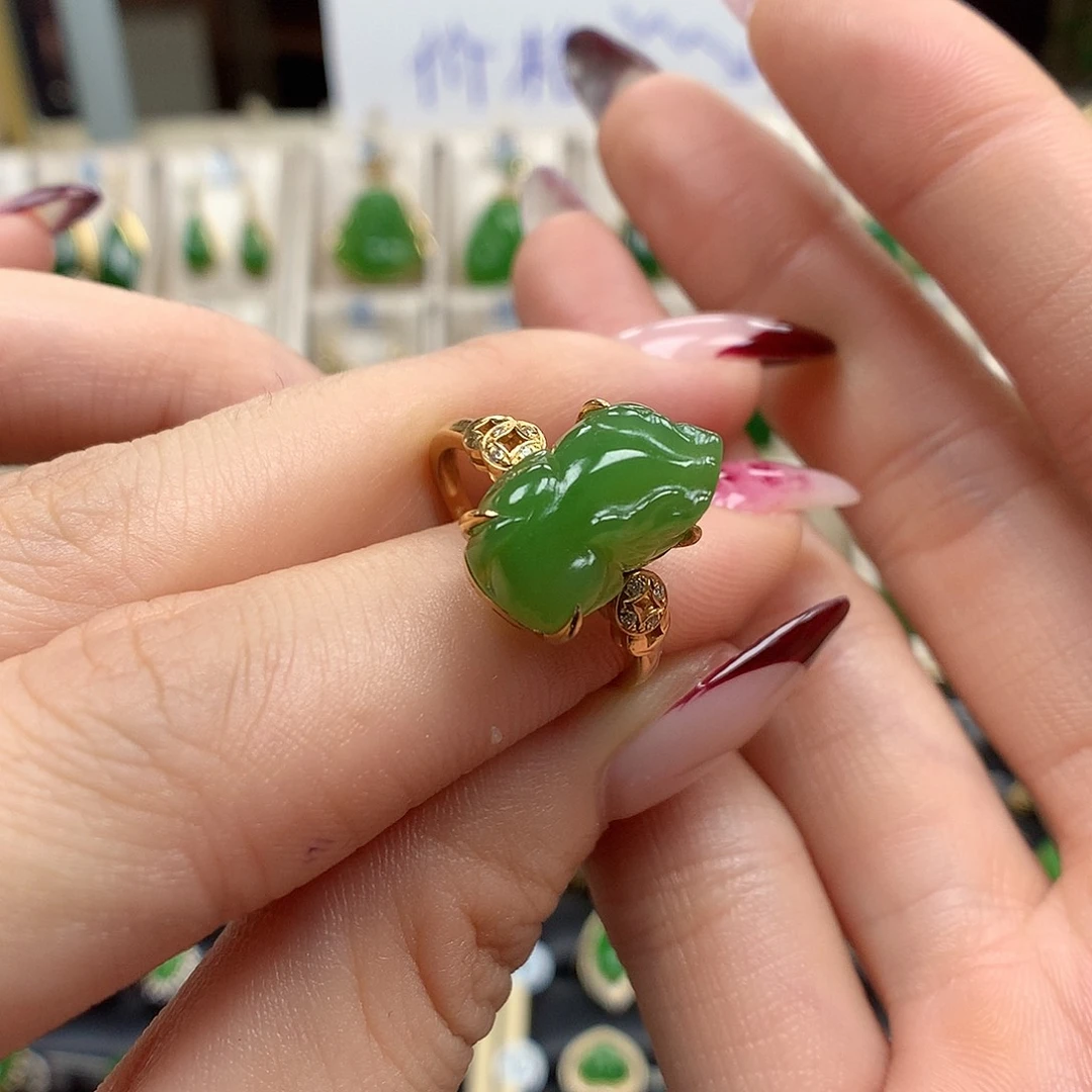 和田玉18K金镶嵌戒指8.5×15