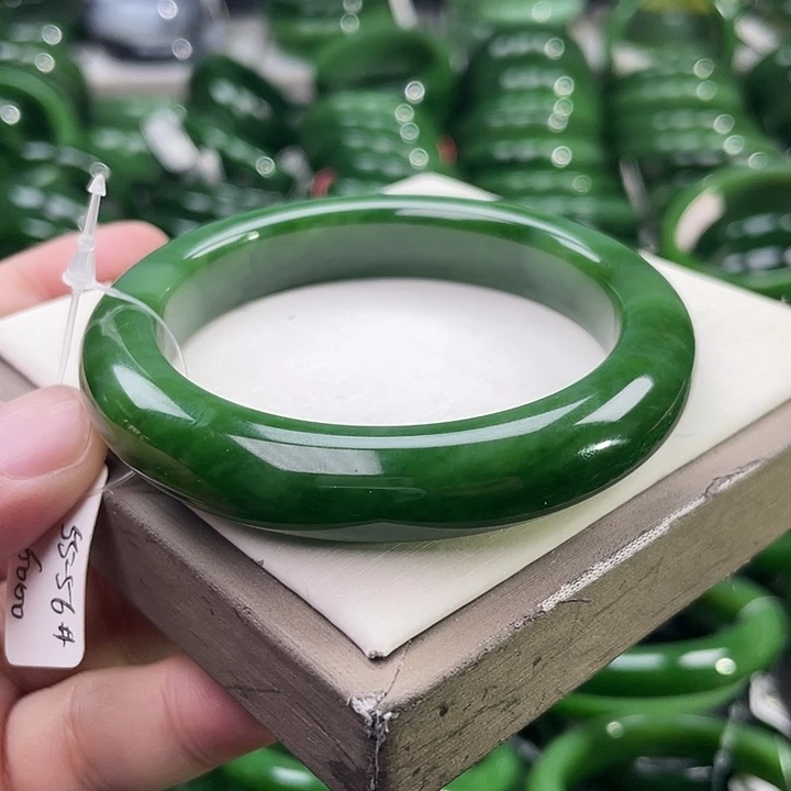 未镶嵌手镯和田玉（碧玉）