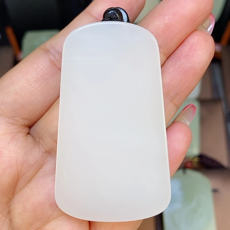 【闪购商品】颈饰未镶嵌和田玉