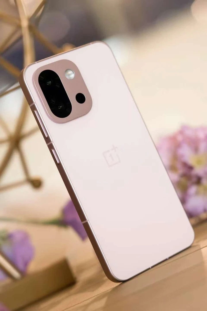 准新品 OnePlus/一加 一加 13t 高通骁龙 8 AI 一键问屏 二手