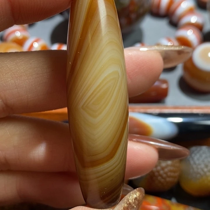 守***白玛瑙/玉髓未镶嵌颈饰