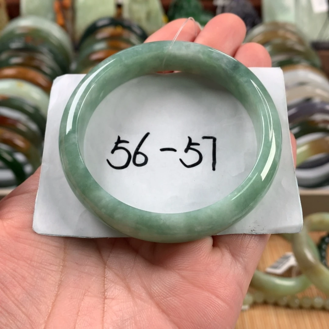 翡翠手镯未镶嵌手镯