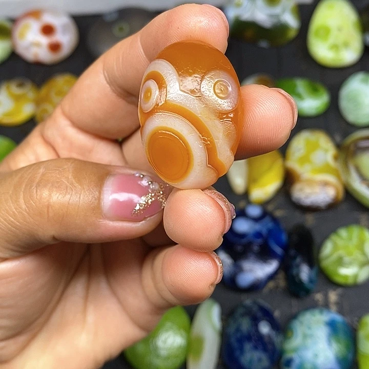 眼睛石俏色花眼玛瑙