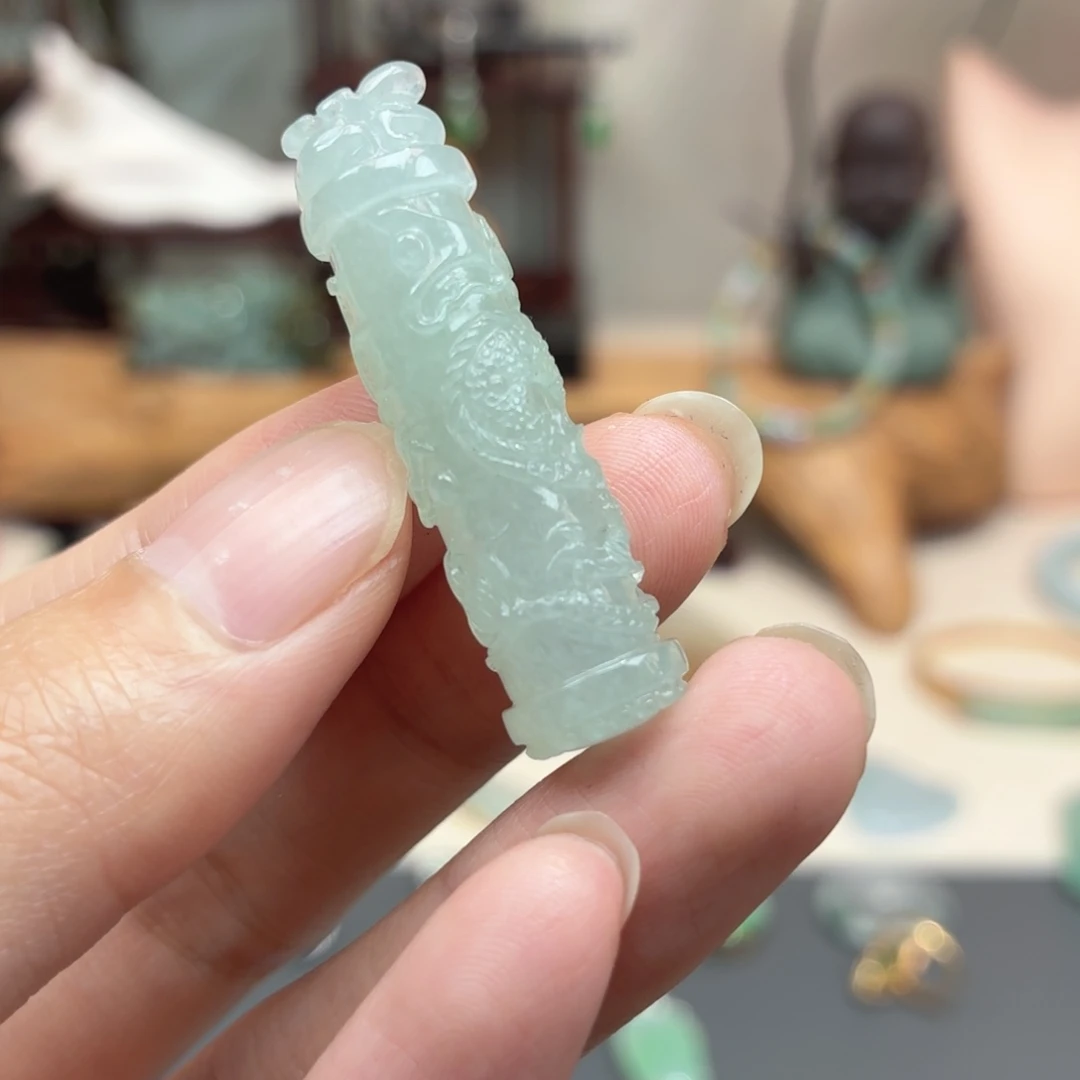 翡翠未镶嵌颈饰吊坠