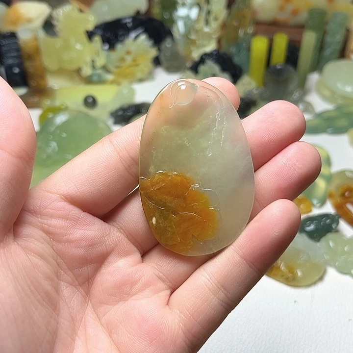 未镶嵌蛇纹石玉颈饰