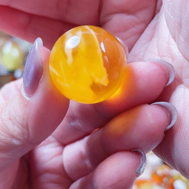 琥珀未镶嵌裸石吊坠