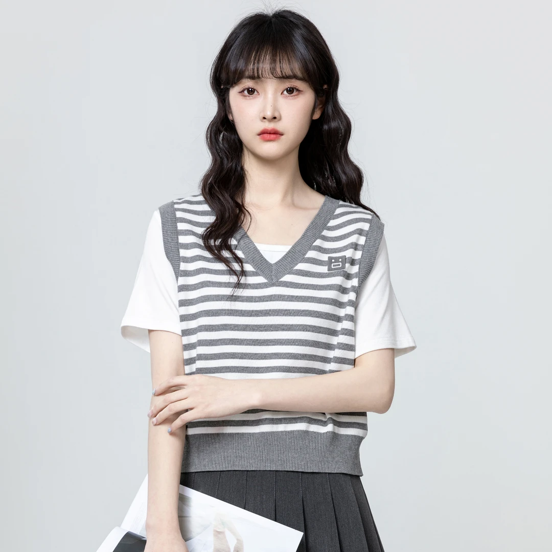 灰色V领针织短袖T恤女夏2025夏季新款假两件条纹拼接体恤短款上衣