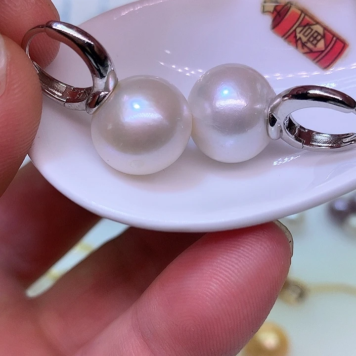 银S925镶嵌耳饰淡水珍珠