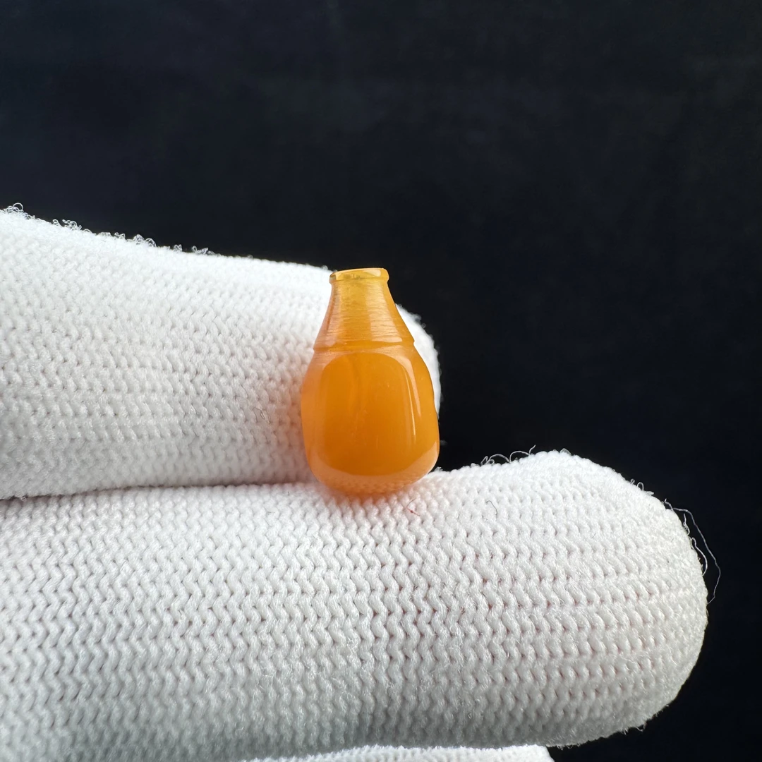 Z4396天然原矿蜜蜡【微瑕】鸡油红三通 9*15mm 支持复检 假一罚十