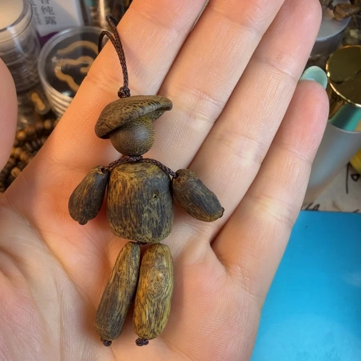 @***朱沉香碎屑沉香莺歌绿奇楠小木人