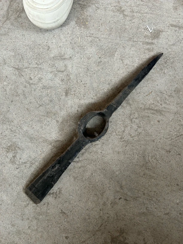 直播间道黑色大号镐头长度43厘米有瑕疵不影响使用