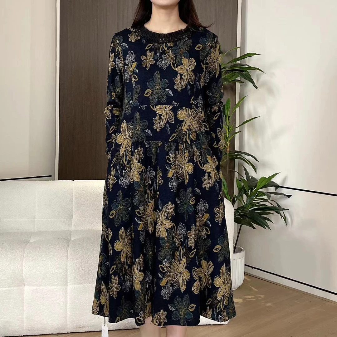 8933秋冬新款时尚气质减龄长袖连衣裙