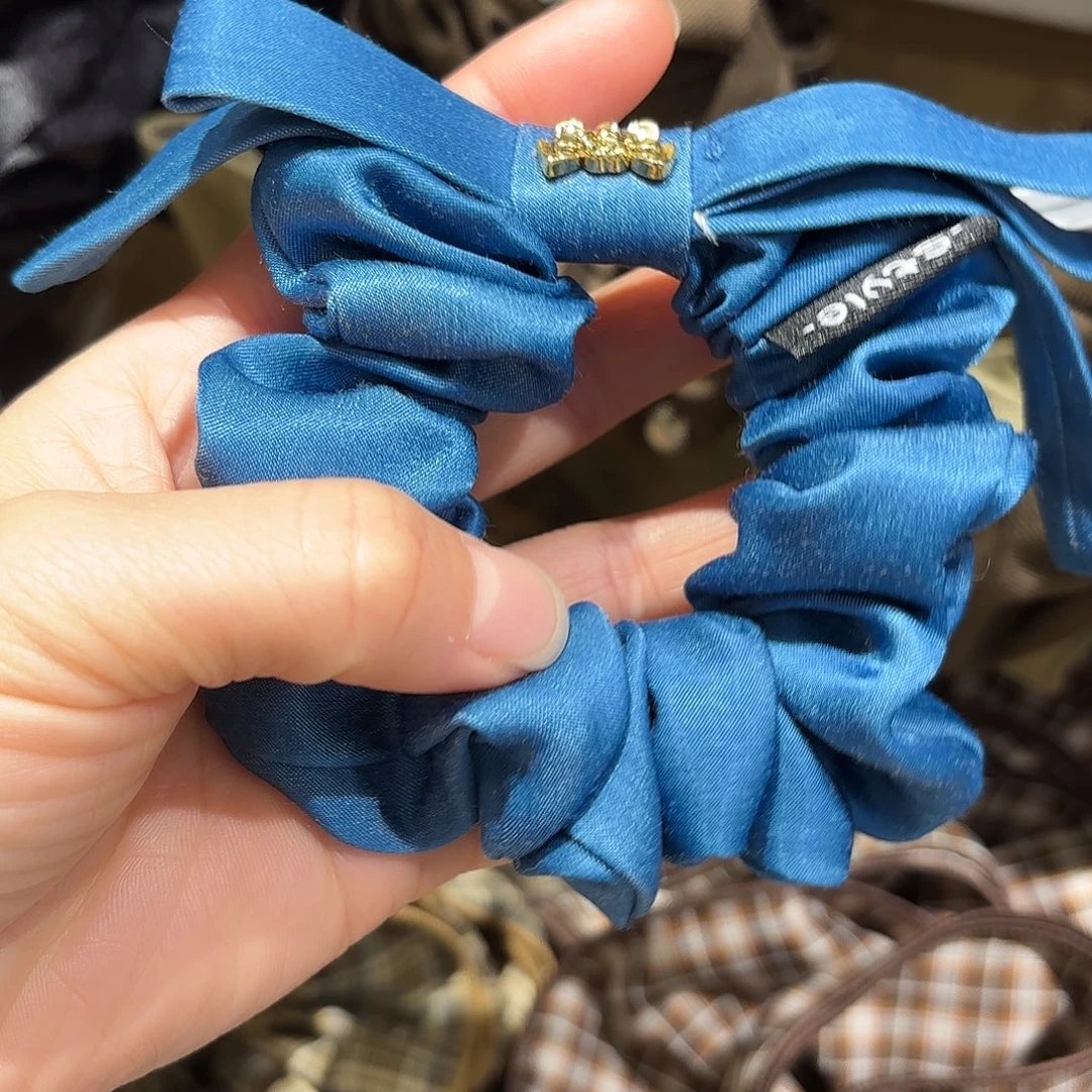 布艺铁合金蓝色蝴蝶结