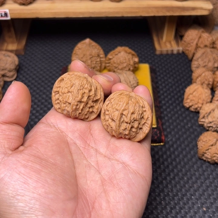 文玩核桃吊坠磨盘