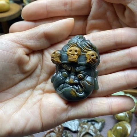 未镶嵌岫岩河磨玉（透闪石质玉）挂件y****1