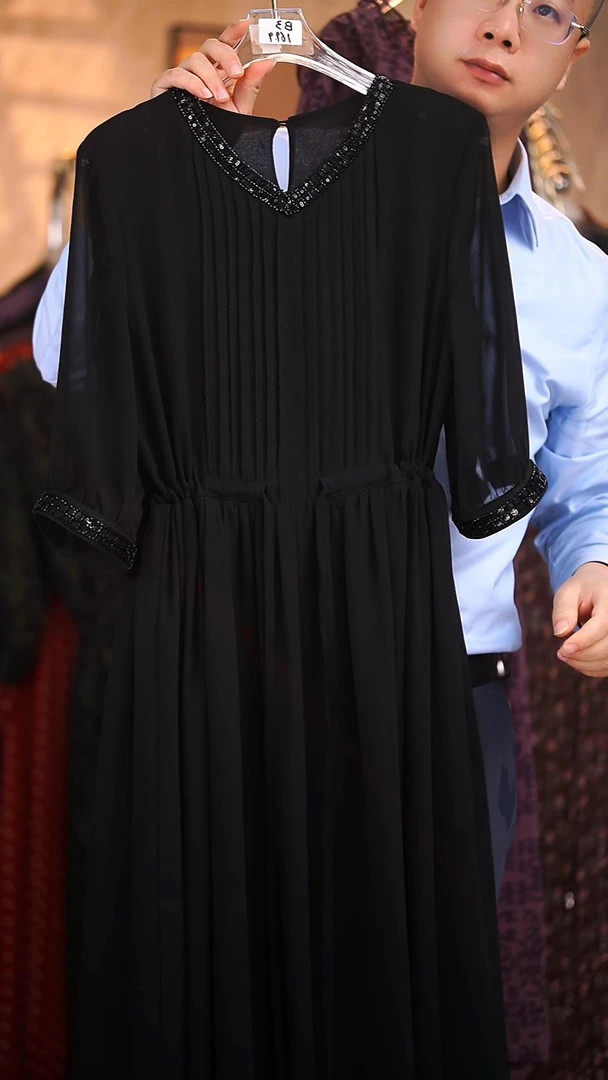 C36黑色V领水钻XW3宽松连衣裙女装连衣裙显瘦长款