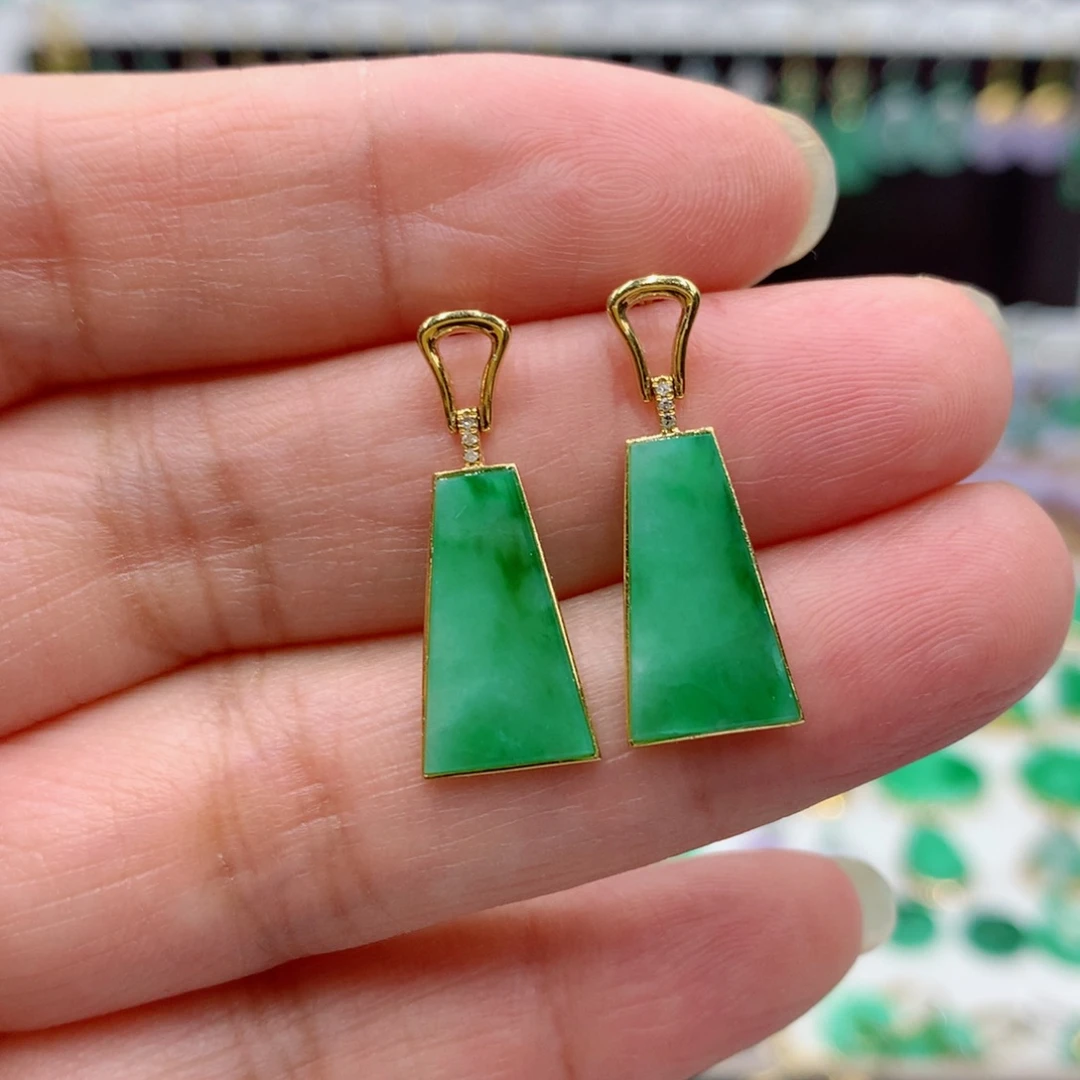 翡翠18K金镶嵌耳饰