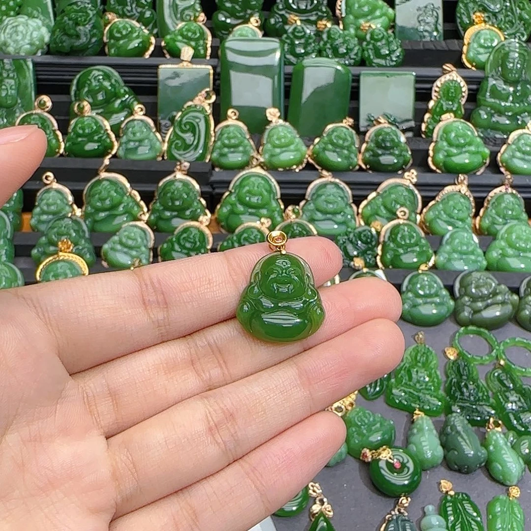 颈饰18K金镶嵌和田玉（碧玉）