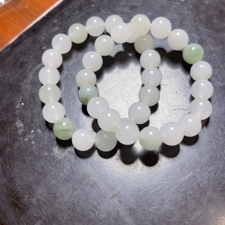 石英质玉未镶嵌颈饰
