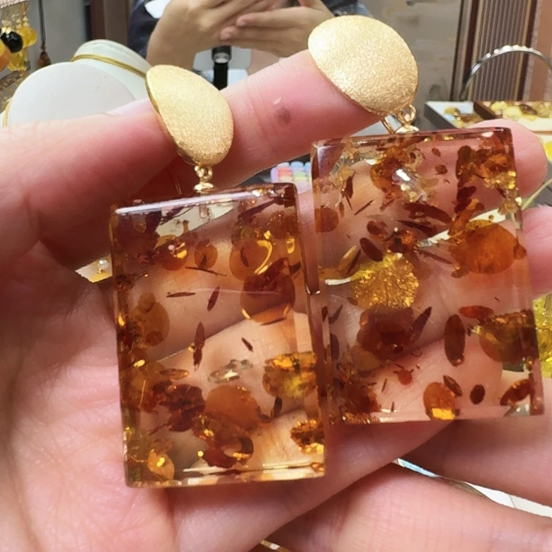 琥珀未镶嵌颈饰耳坠