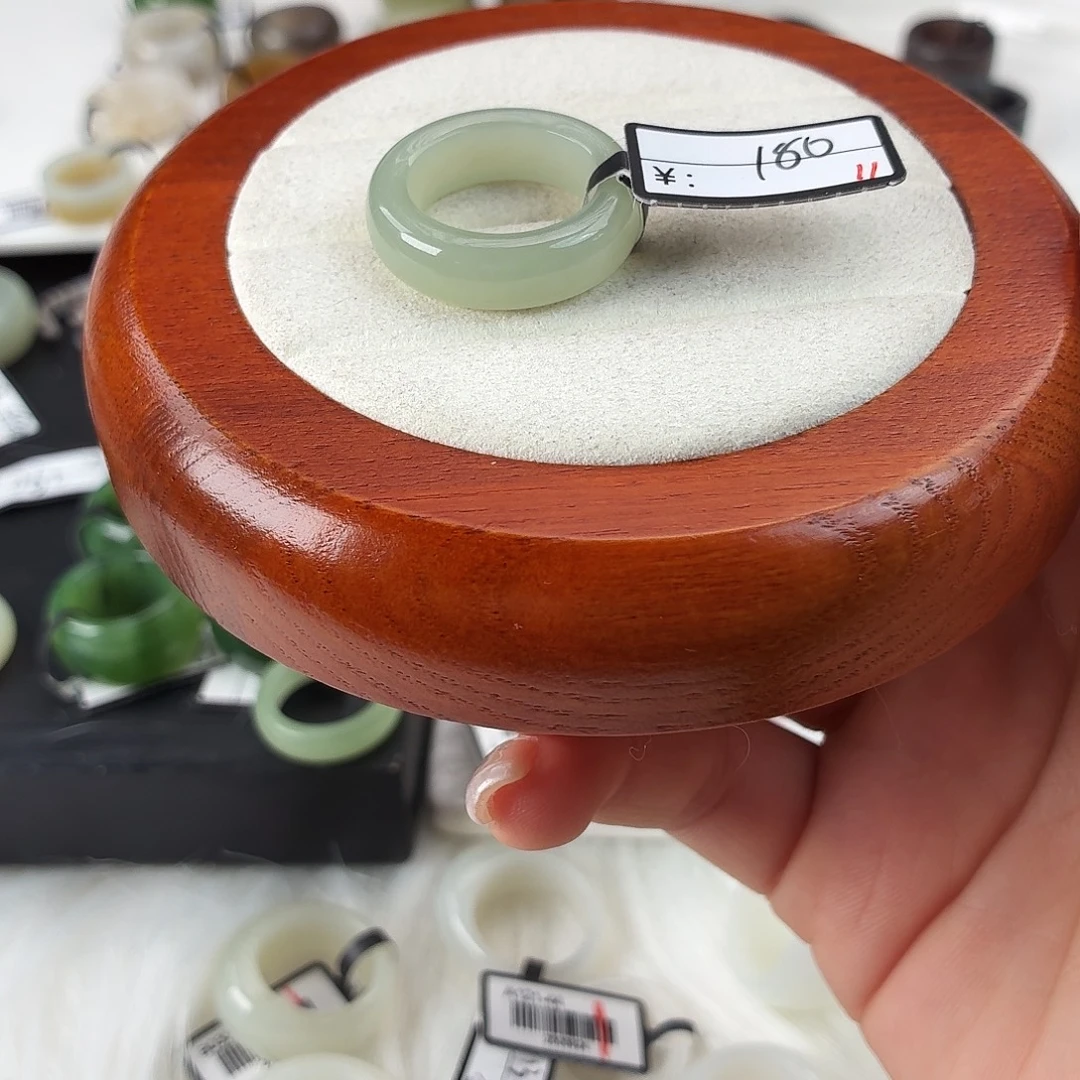 和田玉未镶嵌戒指Q奶绿轮胎内径18.0