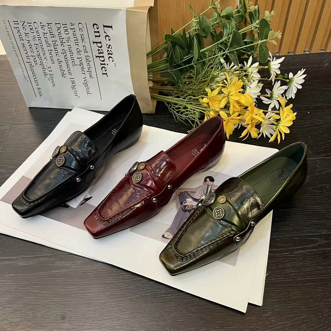 【Timeless】2025春季勋章铆钉方头手工油腊真皮软面豆豆单鞋-3.5cm